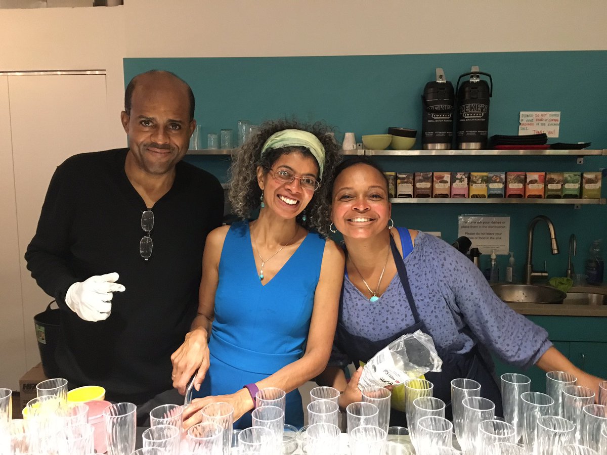 dcck's tweet photo. Happy Anniversary @ZenfulBites! Thank you for 5 years preparing delicious, healthy food that changes minds, bodies &amp; souls! #changemakers https://t.co/gZlDZgkhGx
