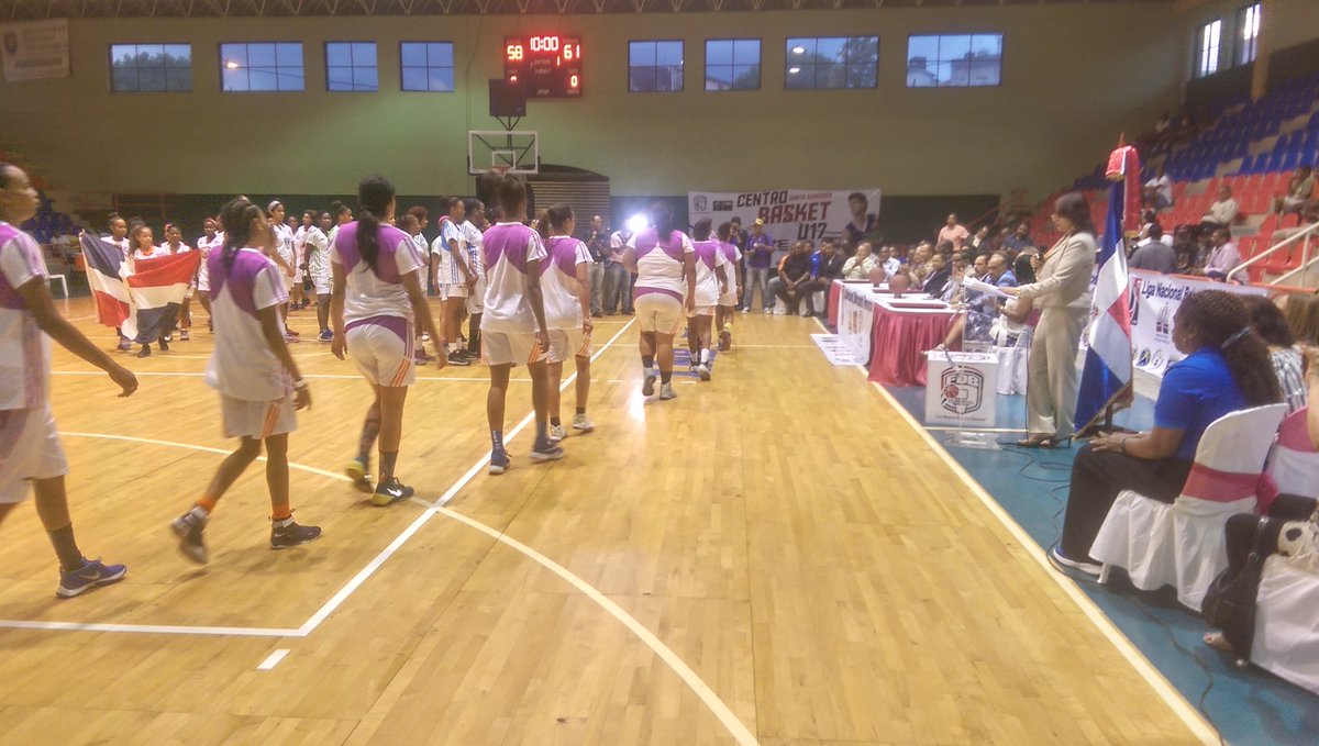 FedombalRD's tweet photo. Ya inicio la inauguración de la segunda versión de la Liga Nacional de Baloncesto Femenino, 2017. #LNBF https://t.co/TApXYoMVex