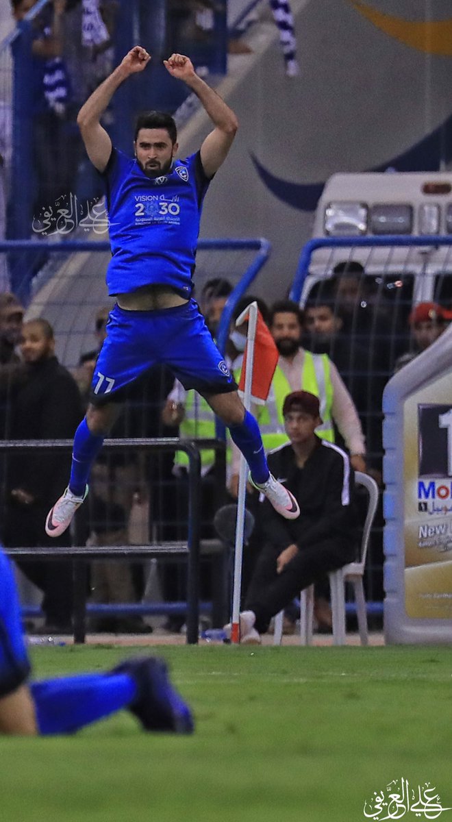 tno5511's tweet photo. يقللون من أفضليته و اكتساحه بوصف #الهلال_بطل_اضعف_دوري !
إن كان الدوري ضعيفاً فتواجدكم السبب يا حمقى 😂
عاد الزعيم فعدتم أقزام أمامه
#الهلال https://t.co/LfXGUkOg64