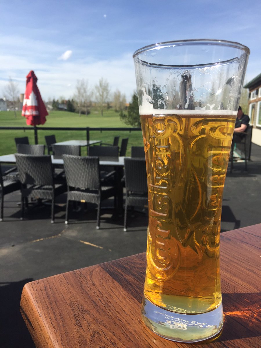 Wow must be 25 degrees on <a href="/killarneys_pub/">Killarney's Pub</a> patio! Great day for an after work pint of ice cold <a href="/carlsberg/">Carlsberg</a> #bestpatio