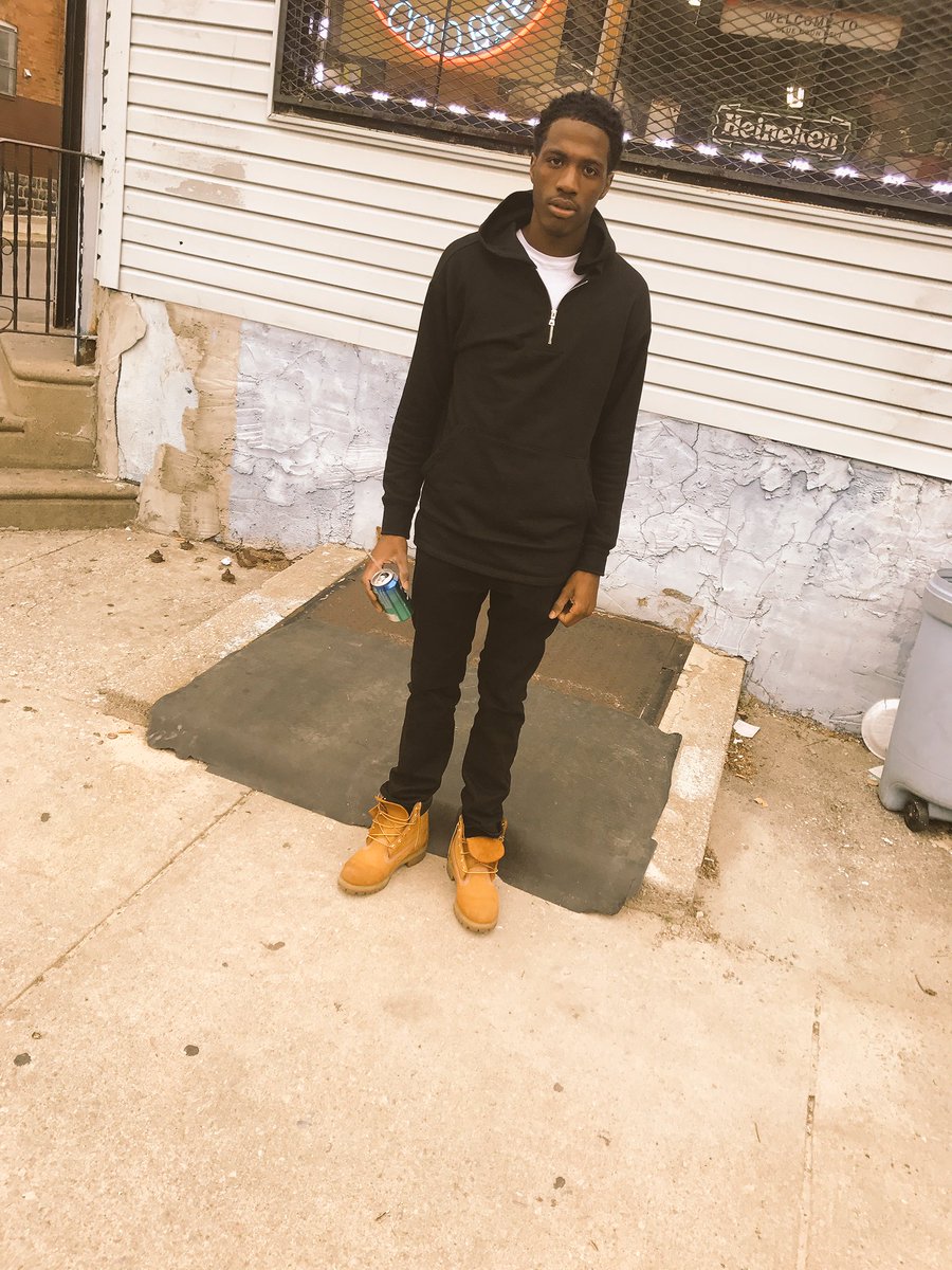 1YoungAlo's tweet photo. Yu ain't never in ya life had a real one like me https://t.co/dLXN2vZNPp