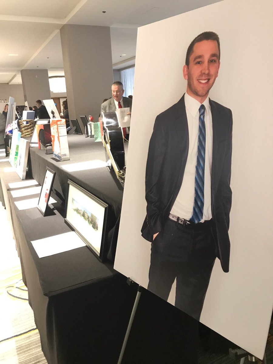 RedCard4Cancer's tweet photo. Grand Finale is underway! If you're here, make sure to check out some of my awesome auction items. https://t.co/ER5V5dNCr0