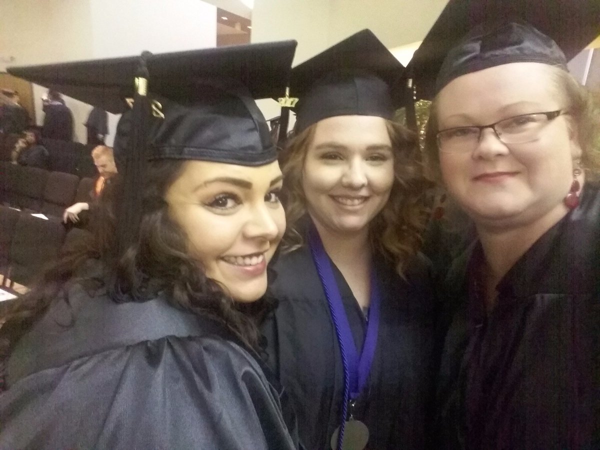 lauras721's tweet photo. #tc17grad https://t.co/DjPeuYDC1e