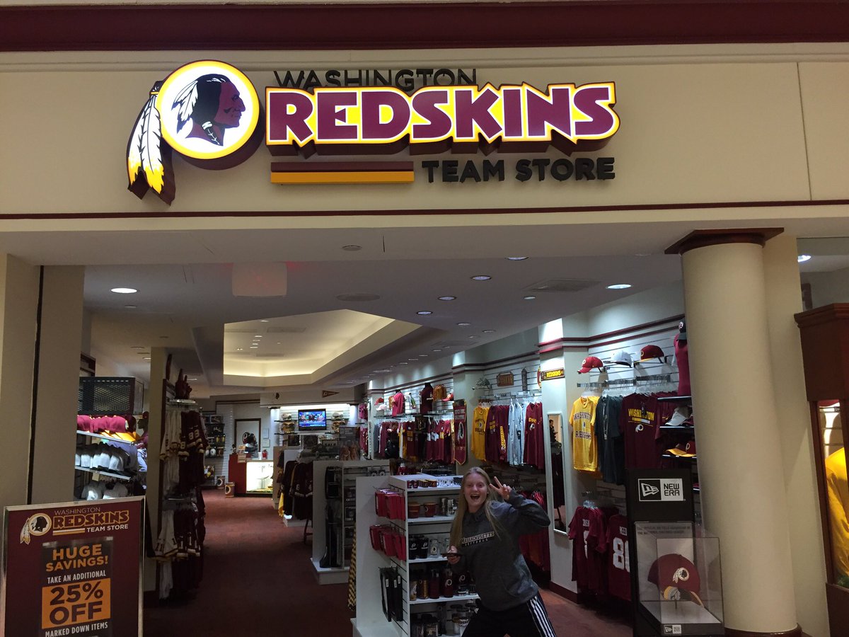 NJPrideGold's tweet photo. My friend would have loved this place ! People who really spent time with him know @SRod021 @Philip_Alagia @IHANJSoftball #misstheguy https://t.co/57qoPQI1XP