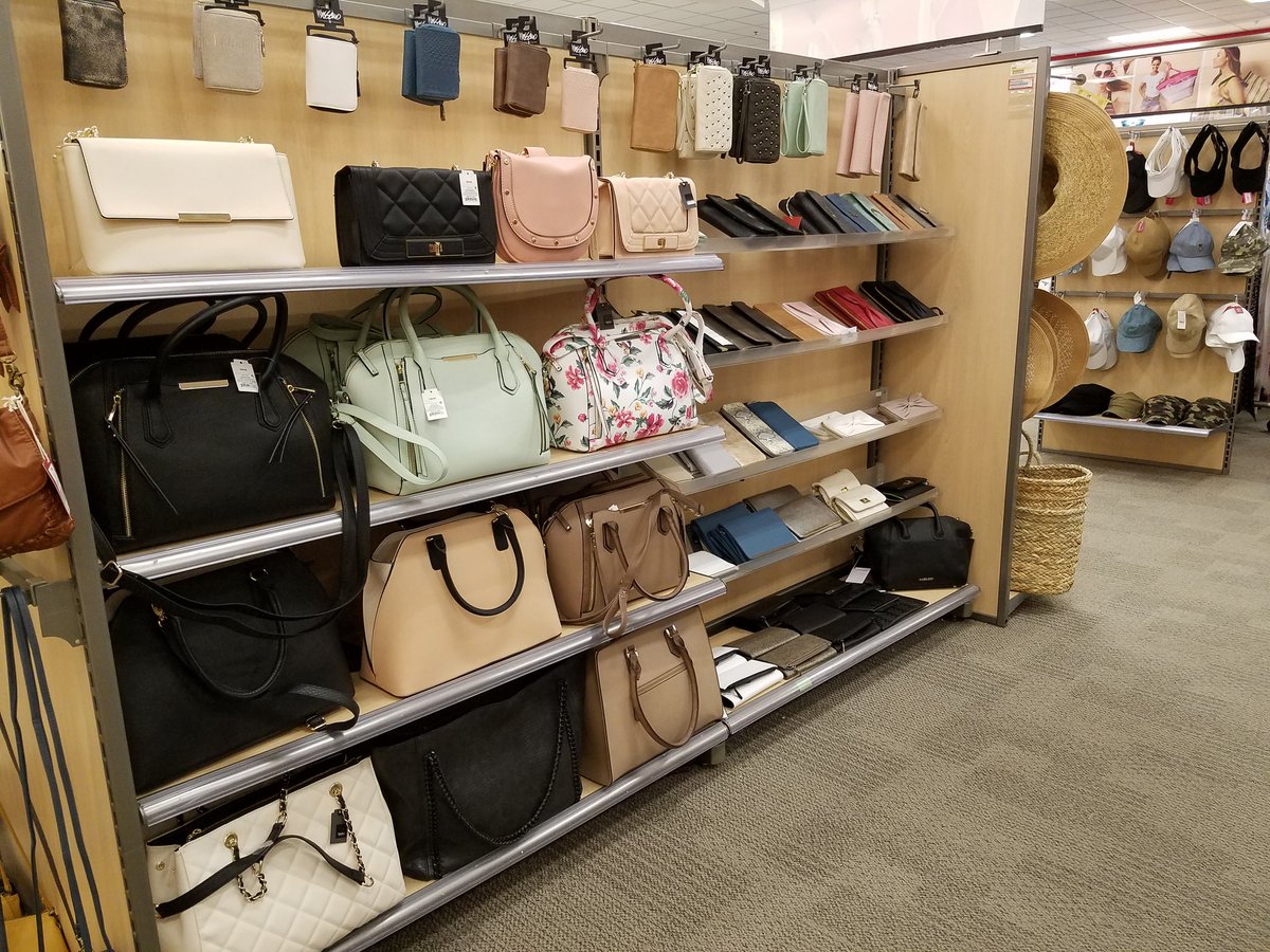 GabrielaRios23's tweet photo. Because accessories has become my obbsesion #vmldiaries #FACE #20%off
#❤myjob #1168 @KylieatTarget @ZackPapes89 @andrenina_ @ncraynon https://t.co/IJXeXYYVuM