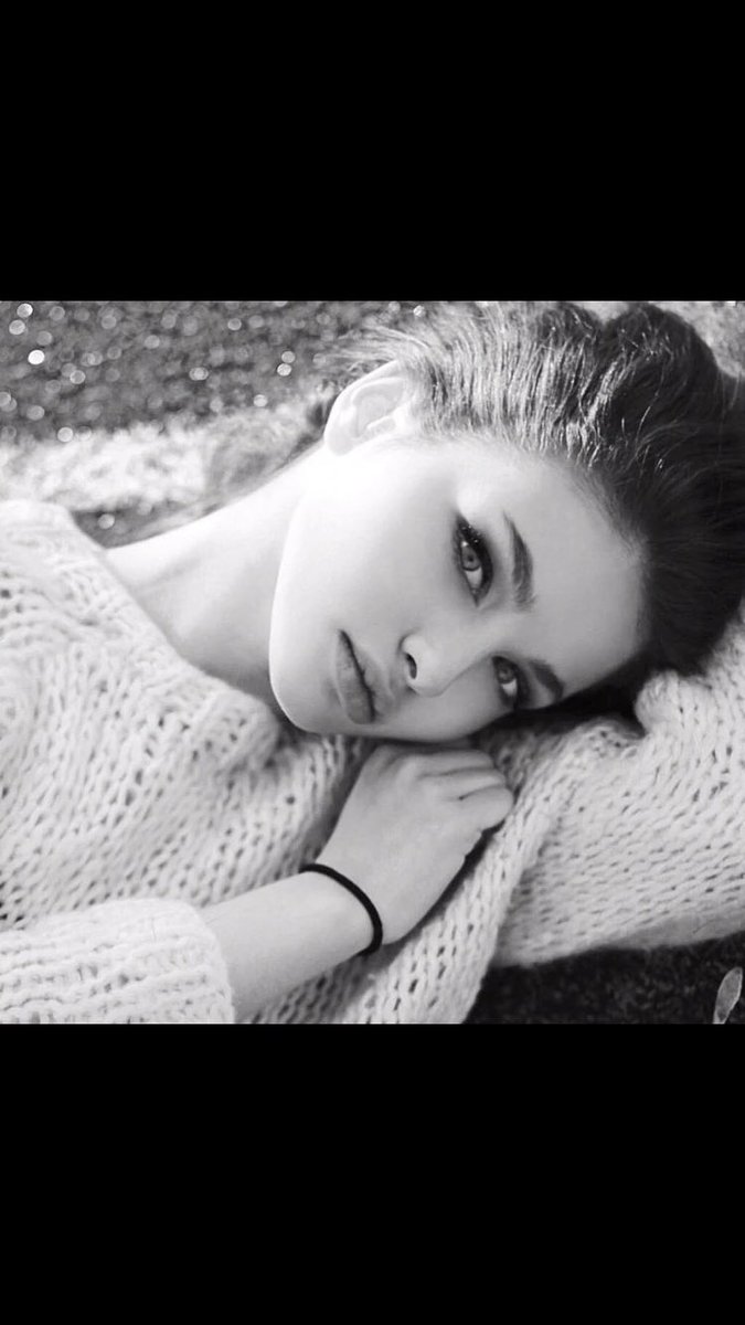 ابدآ لاتترك الذين تحبهم من اجل الذين انت معجب بهم
لان الذين انت معجب بهم سوف يتركونك لأجل الذين يحبونهم
#هيثم