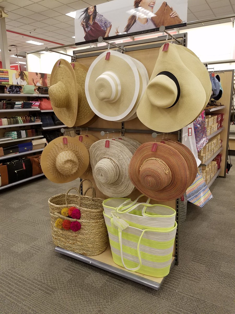 GabrielaRios23's tweet photo. Because accessories has become my obbsesion #vmldiaries #FACE #20%off
#❤myjob #1168 @KylieatTarget @ZackPapes89 @andrenina_ @ncraynon https://t.co/IJXeXYYVuM