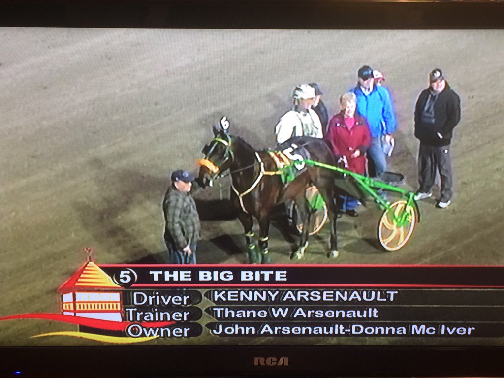 leedrake01's tweet photo. The Big Bite wins @Red_Shores feature for driver and birthday boy Kenny Arsenault. 200.1. https://t.co/vKYsWxG0YF