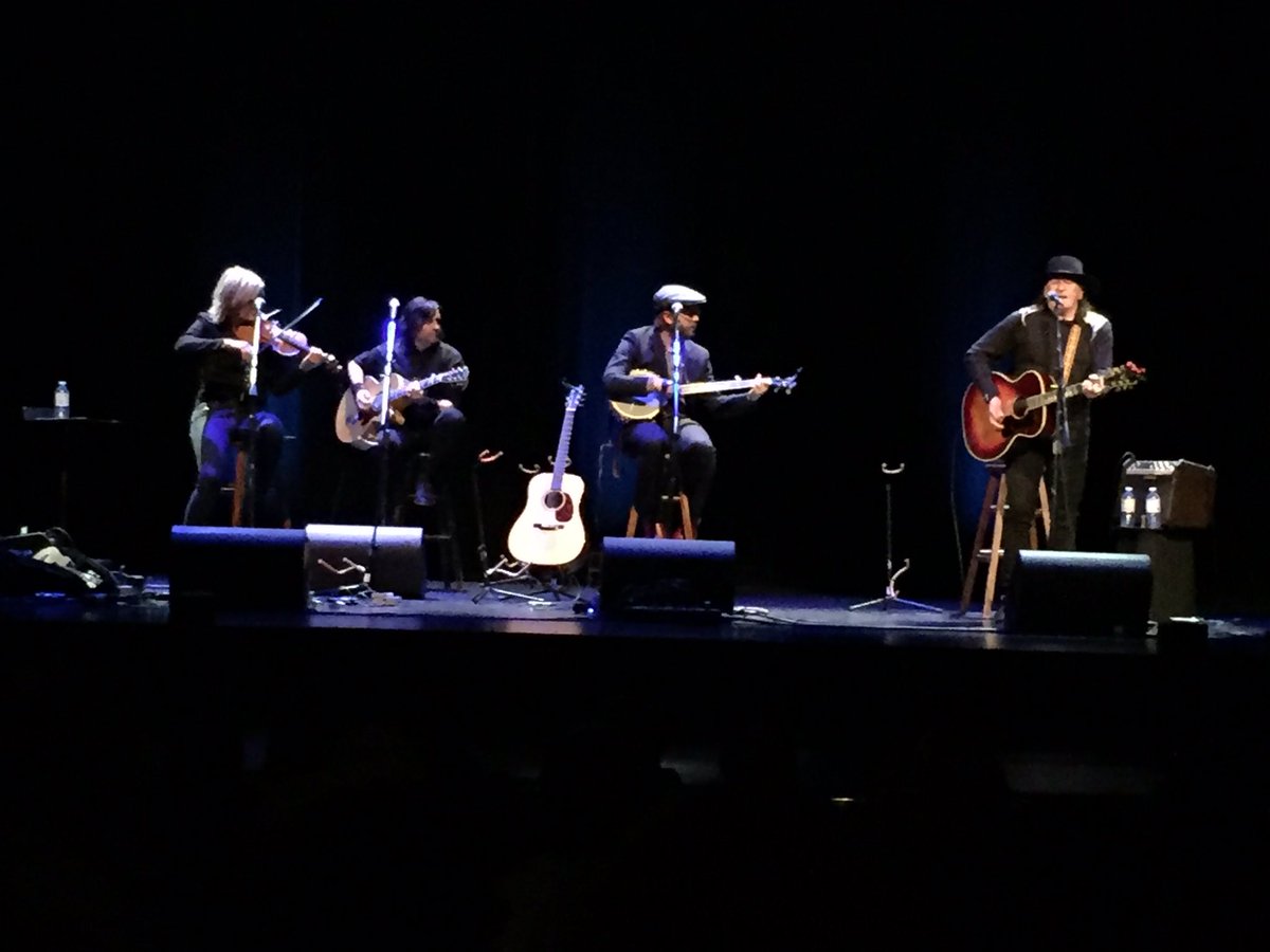 NightAngel35's tweet photo. #IGsongwriters amazing night! https://t.co/aoqxjLh6jV