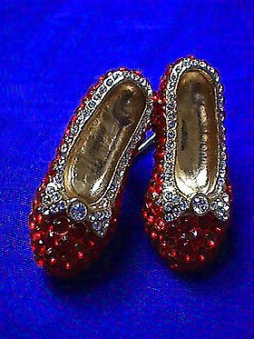 RonsRhinestones's tweet photo. Go over the #rainbow with this adorable pin:
https://t.co/3picEijCKs
#dorothy #rubyslippers #wizardofoz https://t.co/gauaRhqOvH