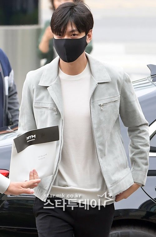 drtalukdard's tweet photo. @ActorLeeMinHo WE WILL MISS YOU BADLY #LeeMinHo #이민호 😭😭😭😭😭
#AlwaysWithLMH 
#AlwaysWithLeeMinHo 
#We_will_wait_for_you 
#MinozIndia https://t.co/xefyFHwDxS