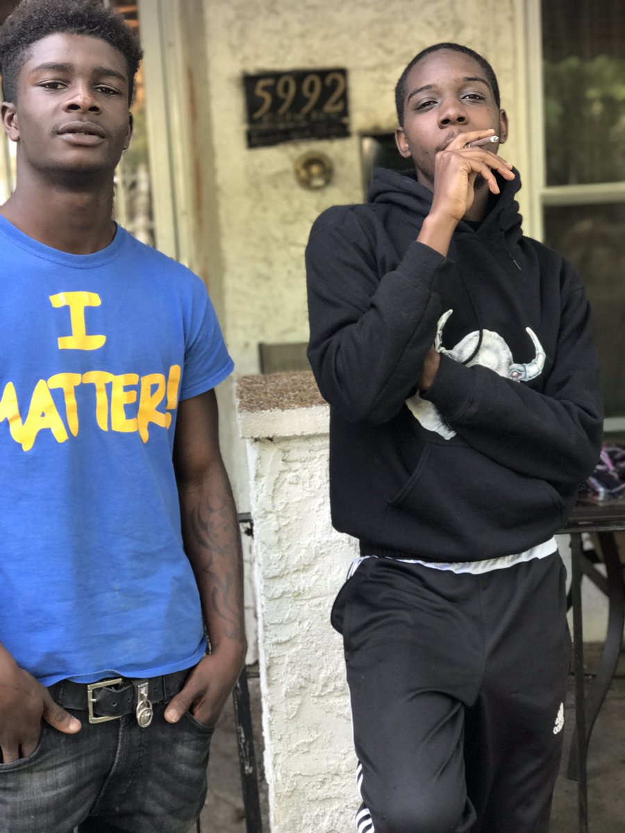 215Yaseen's tweet photo. We just some young hungry niggas outchea 🦍 https://t.co/79DmUOXgTI