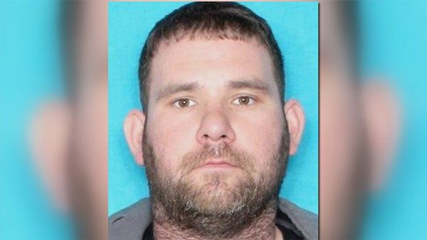 jstines3's tweet photo. MT @WAFB: Suspect in shooting of LSP trooper, 2 officers in Avoyelles Parish, in custody. https://t.co/FRctGamMZO #BlueLivesMatter #PJNET