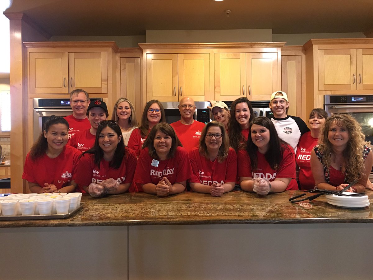 KWFortWorth's tweet photo. So proud of the #KWFW team! $5k was raised for @RMHFW we had a great time in Hale's kitchen, and were proud to serve such welcoming folks. https://t.co/hxBlEf2n3d
