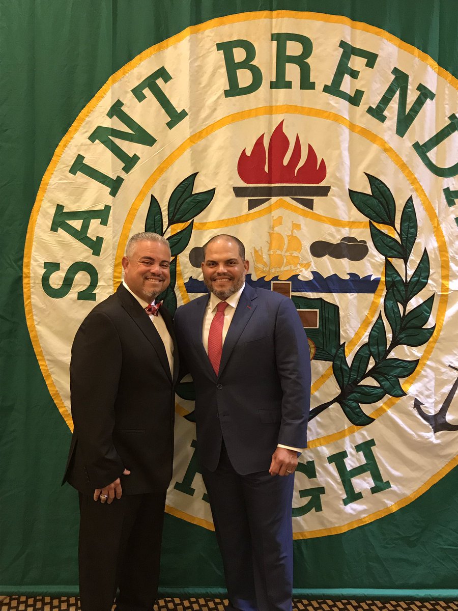 Pudge_Rodriguez's tweet photo. There's nothing more that I enjoy than educating children and teens on my favorite sport! #baseball ⚾️#education #Saintbrendan https://t.co/JprZHU8RVX