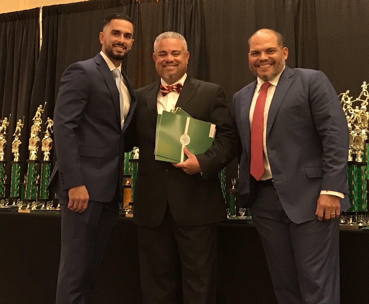Pudge_Rodriguez's tweet photo. There's nothing more that I enjoy than educating children and teens on my favorite sport! #baseball ⚾️#education #Saintbrendan https://t.co/JprZHU8RVX