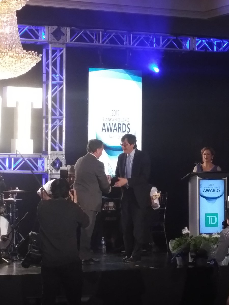 lorrieamckee's tweet photo. Howard Eng receives #BEAs2017 award from @BramptonBOT https://t.co/S2VzlOJE18