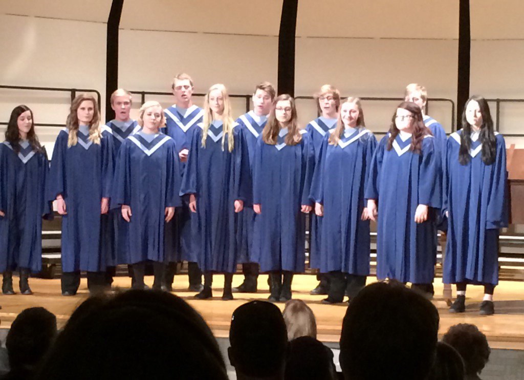 RebeccaSjoland1's tweet photo. Mixed Group..."Hallelujah"! Absolutely beautiful!! @ZMCougars @PetersonSusan98 https://t.co/v4T6ICsTrZ