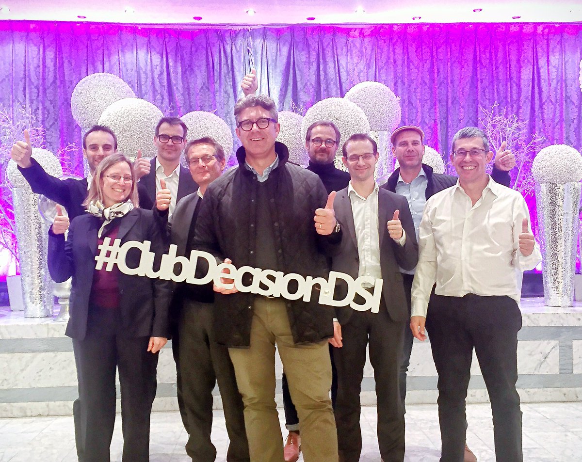 clubdecisiondsi's tweet photo. Convivialité ce soir au @clubdecisiondsi merci à nos partenaires @DellEMCFrance @SoftFluentFR @Telys__ @nuxeo @advens @Netinary @decideom https://t.co/CBMQE9ab4k