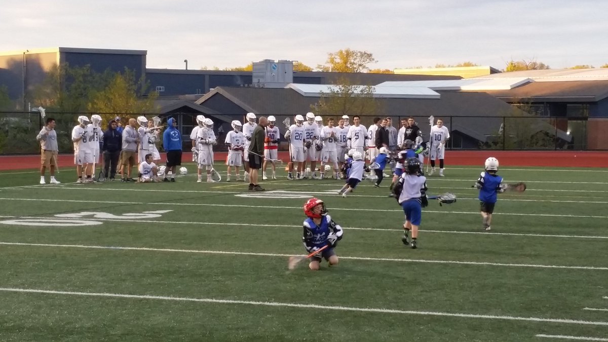 ashlandlax's tweet photo. Great job tonight by the Current Clockers cheering on our Future Clockers.  #ashlax @ClockerAD @ClockerLax @Kstcoeur @AshlandClockers https://t.co/J1znzBPJfu