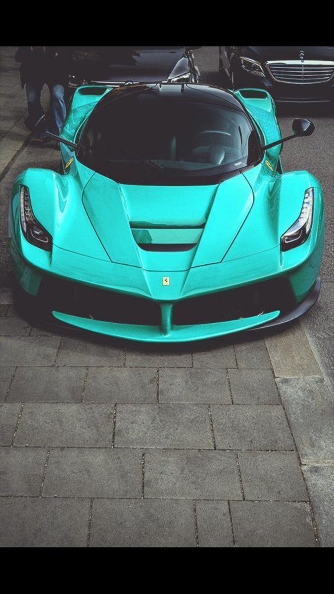 ItsLifeVibess's tweet photo. Unknown LaFerrari https://t.co/jVCTwuUd0S