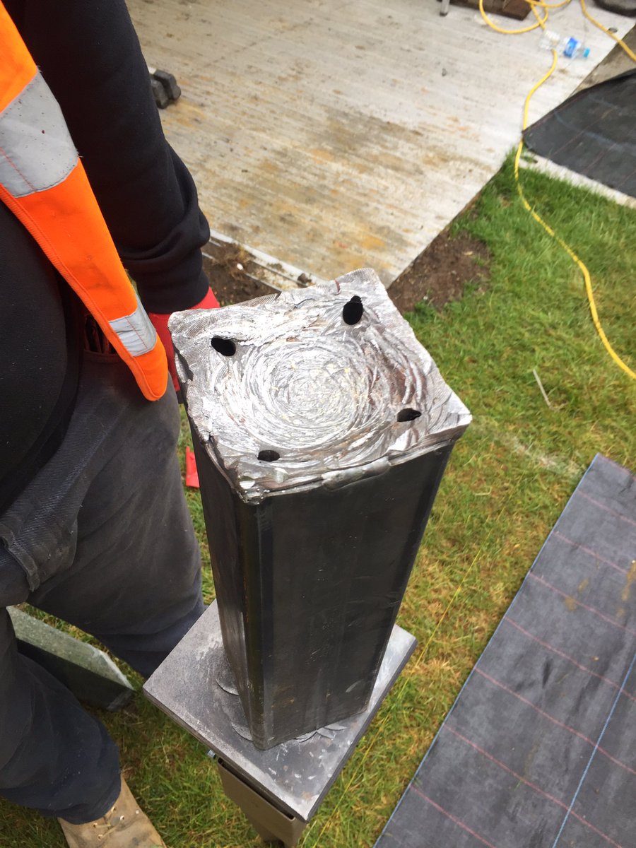 starkgreensmith's tweet photo. The ground is quite hard at #RHSChelsea this year.... #metposts https://t.co/pWoUN5o6SQ