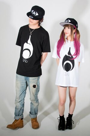 TuRu_official's tweet photo. あつーーーーーい😳💦もう夏か？！TuRuのTシャツやアクセサリーで個性的な夏を過ごしませんか？☀️🌈☁️とりあえず見ていくだけ見て行って⬇️⬇️⬇️新作は今しばらくお待ちを✋ #TuRu #ノイキス  https://t.co/GbJVmdl7gH https://t.co/aW7kF98DaO