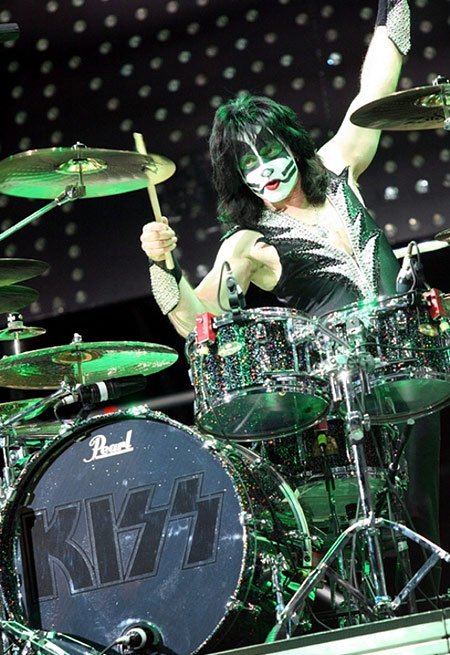 Happy birthday Eric Singer 