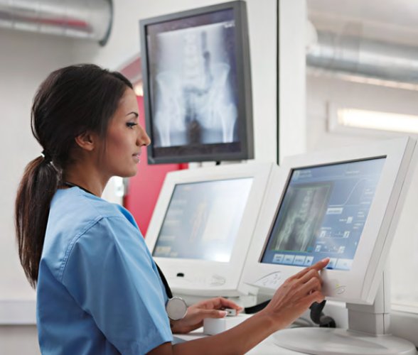 Would you let a robot replace your doctor? (via <a href="/PwCAUdigital/">Digital Pulse</a>) #AI #HealthIT #eHealth mulesoft.smh.re/32g