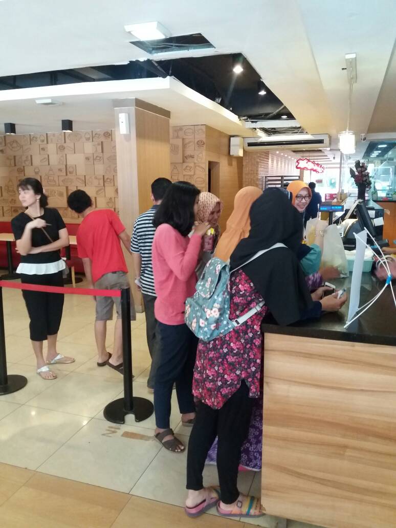 Antrian Panjang 
Promo Le Gateau Diskon 50%
Jangan Sampai Ketinggalan 
8 Mei-21 Mei
Stock Terbatas!