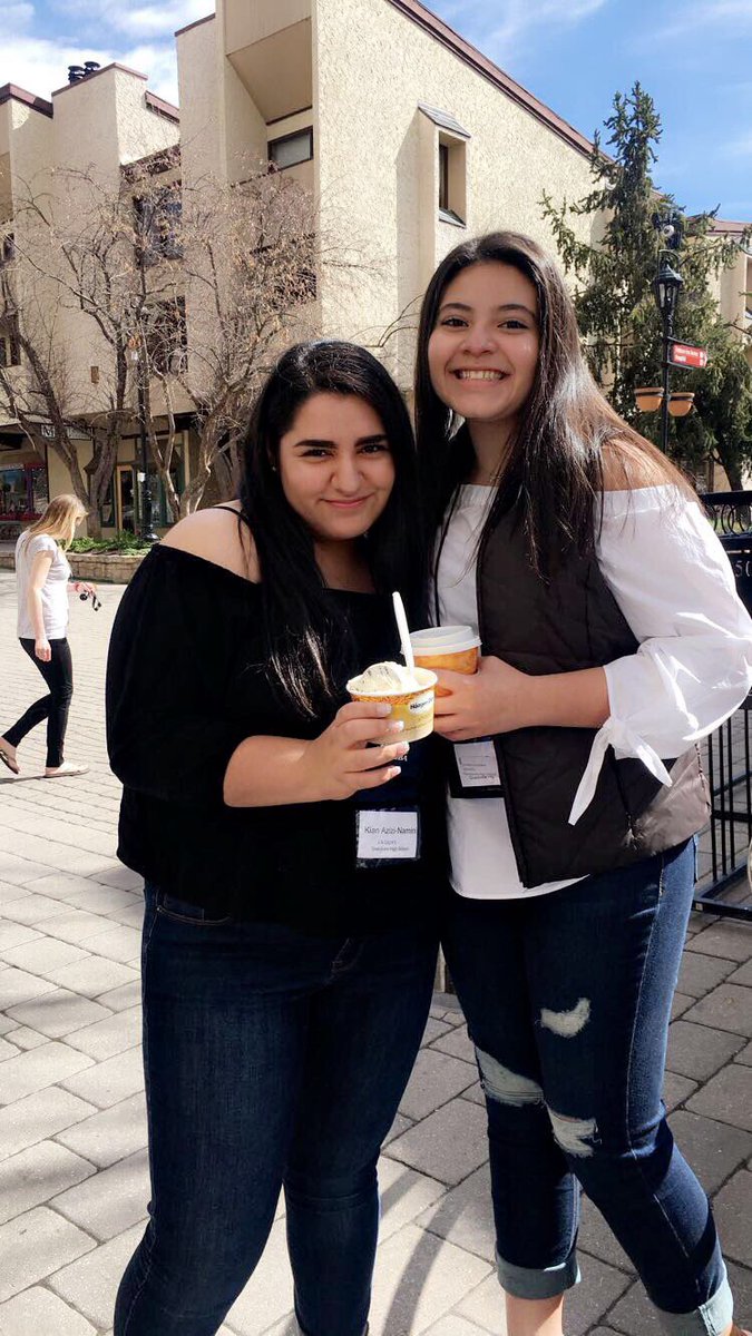 diddys27's tweet photo. My girl has finished hs, and I couldn't be any prouder😭💓💓 thank u 4 all the memories. I love u 2 the 🌙 and back #off2college https://t.co/HdM9CKHqBg