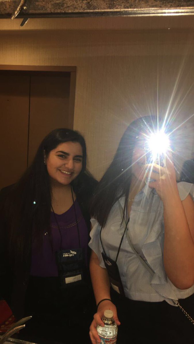diddys27's tweet photo. My girl has finished hs, and I couldn't be any prouder😭💓💓 thank u 4 all the memories. I love u 2 the 🌙 and back #off2college https://t.co/HdM9CKHqBg