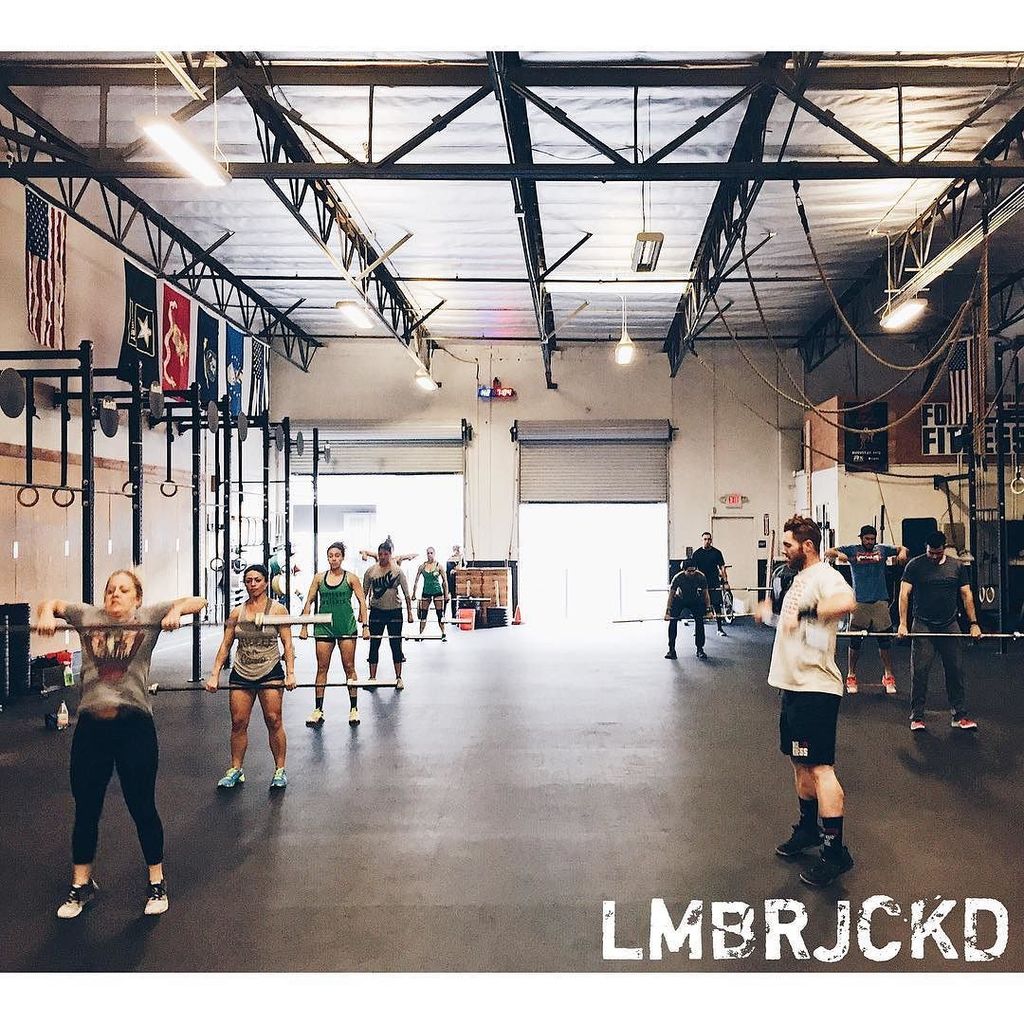 LMBRJCKD's tweet image. #liftingclass #barbell #highpulls
•
#Workout for #flannelfriday, 12 May:

A. 5 #RFT:
5 Hang #Squat Cleans, 185/125… ift.tt/2qaNyjB