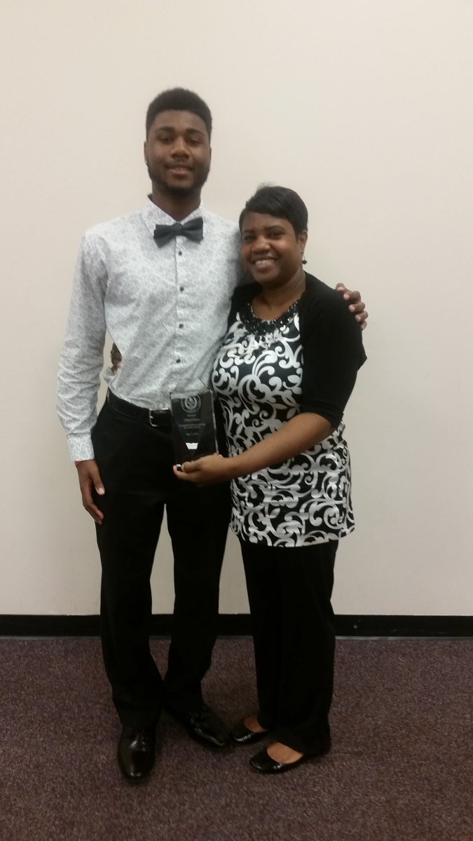2017FHSPREZ's tweet photo. So proud of you for receiving the masterpiece award,for your love, service, and Care shown in the Fox C6 School district @HayesHoppers https://t.co/4diIYTlONO