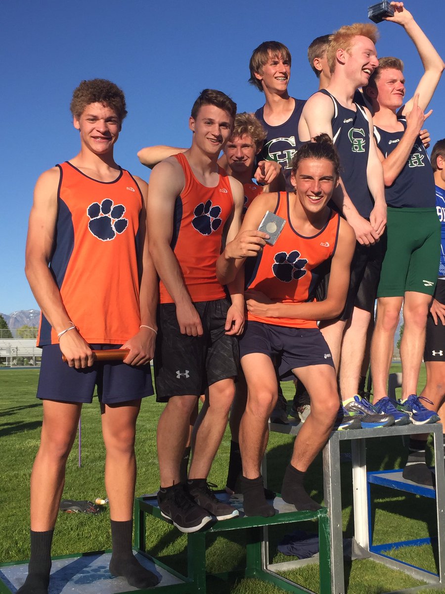 RunningBengals's tweet photo. Relay team track state qualifiers @bengalsbhs https://t.co/ODYvSufhvt