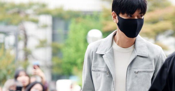 netizenbuzz's tweet image. Lee Min Ho begins his public service in Gangnam dlvr.it/P72zmZ