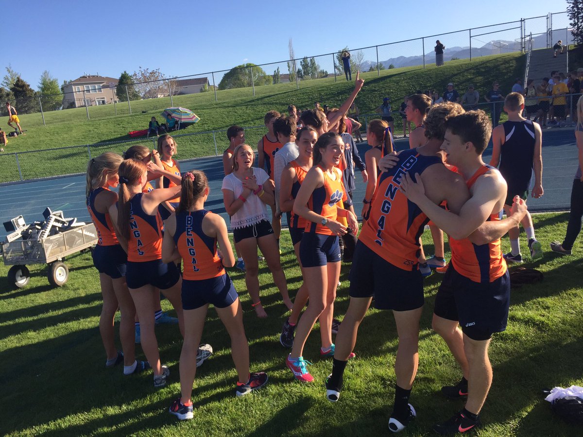 RunningBengals's tweet photo. Congrats running bengals on outstanding performances at Region! U make ur coaches proud!@bengalsbhs https://t.co/zy1K6vsBjF
