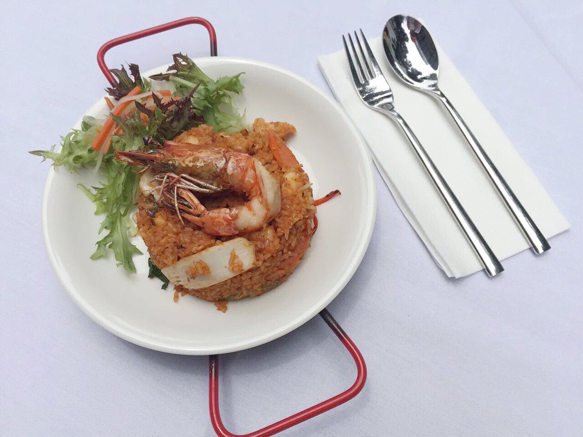 RayzBistro's tweet photo. It's Fri-yay! We're doing Seafood Fried Rice. Shall we save some for you? #rayzbistro https://t.co/OFXQ30YVVw