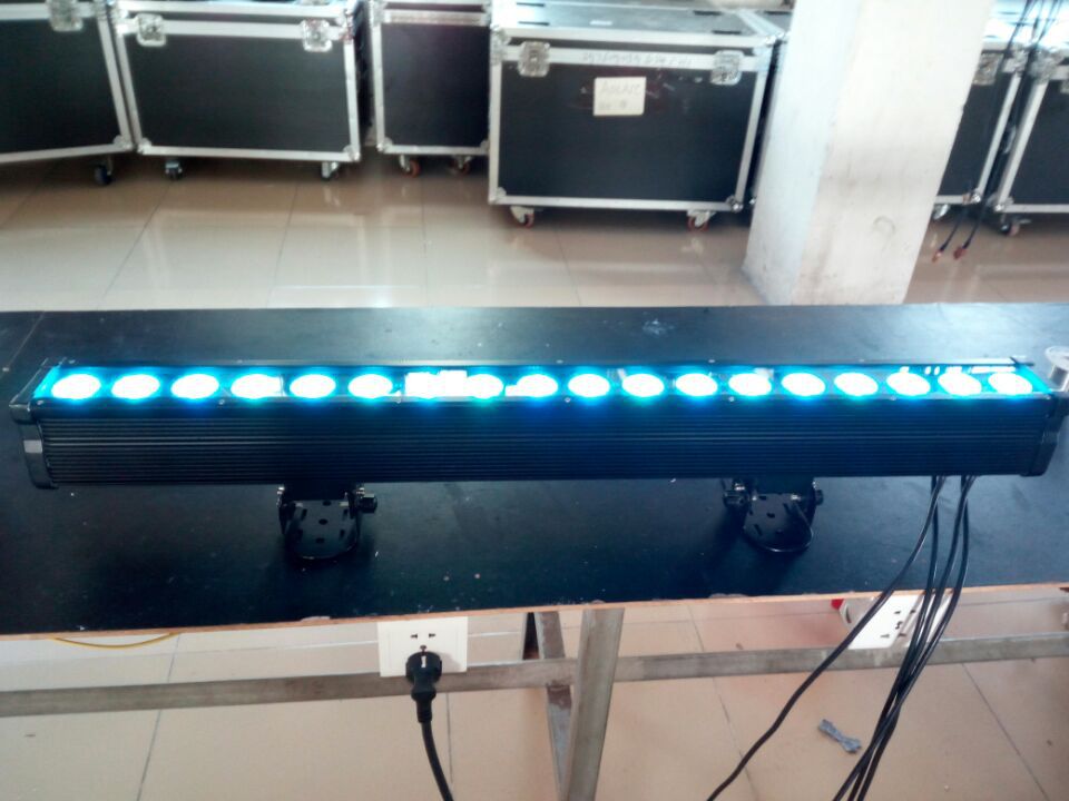 aolaitberry's tweet photo. 18x15W Led Wall Washer RGBW 4 in 1 water proof https://t.co/4U2FjsaNiv https://t.co/OPYQhiFLvy