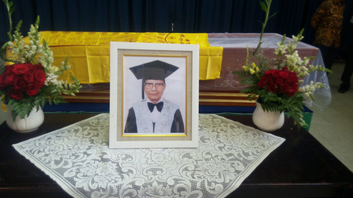 itbofficial's tweet photo. Turut berdukacita atas meninggalnya Prof. Dr. Ir. Soepangat Soemarto, M.Sc. Guru Besar Teknik Lingkungan ITB. https://t.co/Z6PMftvk1a
