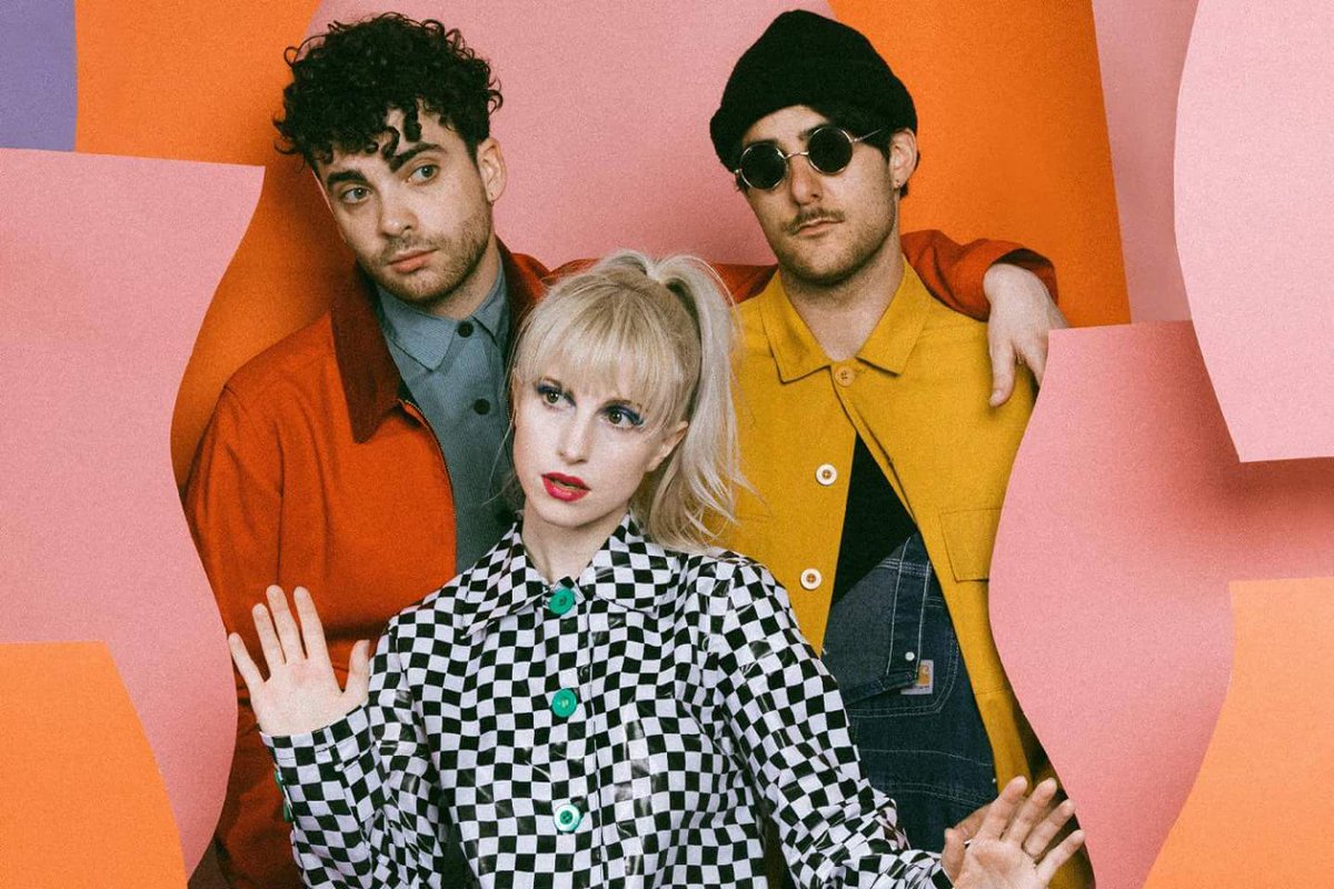Paramore's new album is 'After Laughter', buy and stream it now smarturl.it/afterlaughter