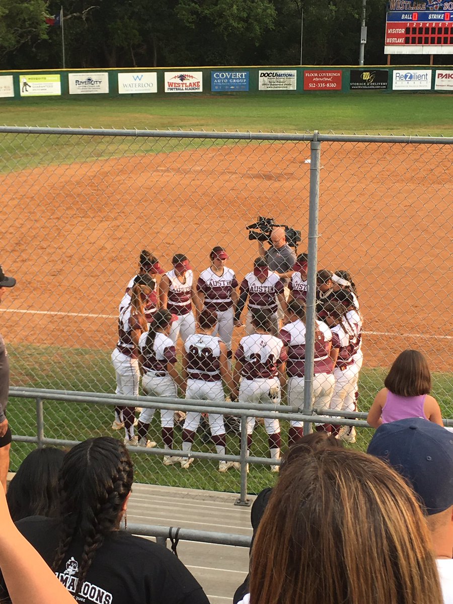 AustinHighSoftball tweet media
