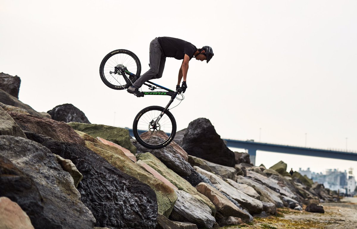 tomominishikubo's tweet image. KONA process 153 
友達のバイクとかでいろんなオールマウンテンバイクに乗ったけど、トレイルやダウンヒル、そしてトライアルとこれほど扱いやすいバイクはない👍

konaworld.jp

#kona #process153 #mtb