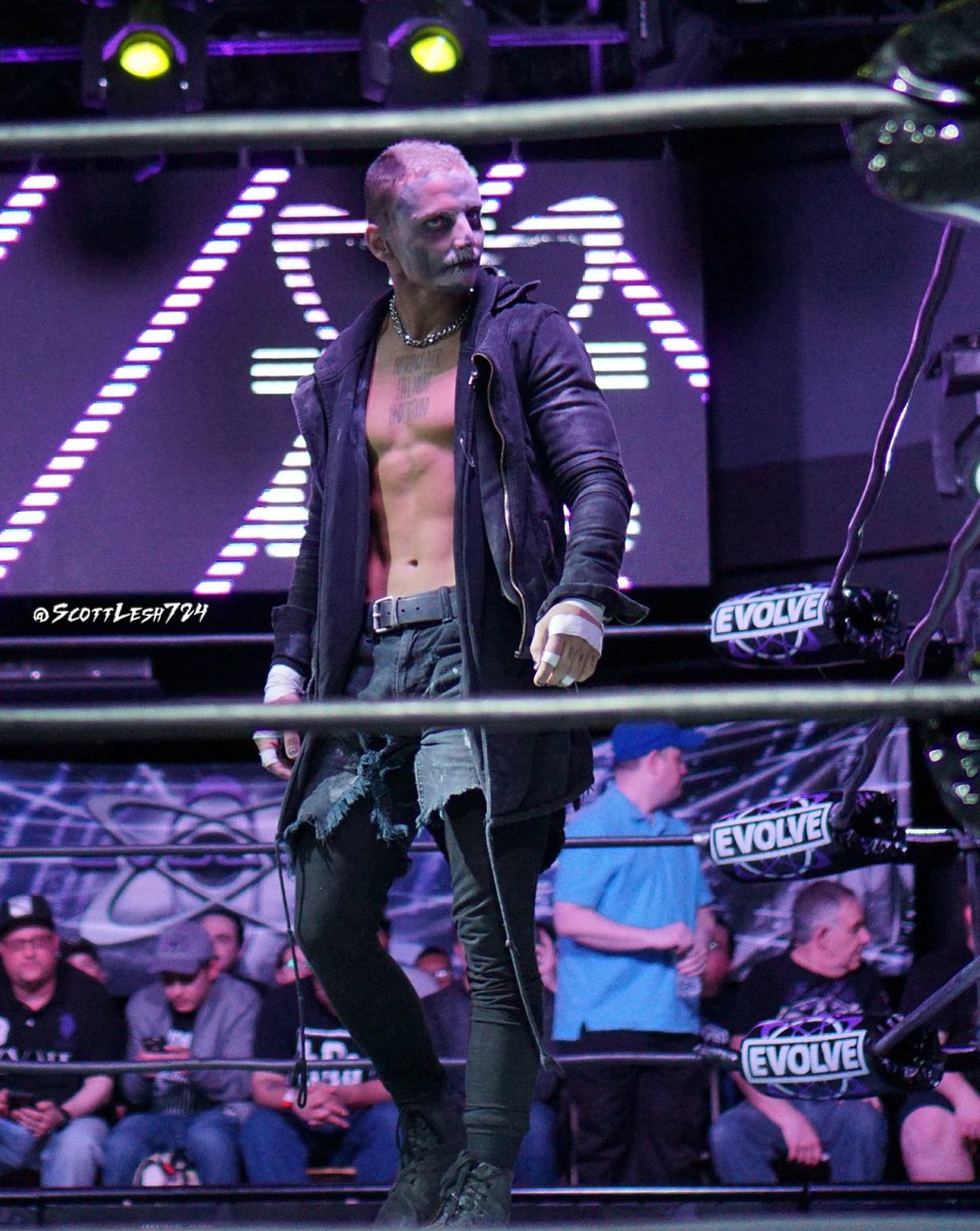 ScottLesh724's tweet photo. @DarbyAllin #EVOLVE82 https://t.co/z3uwtW6zbO