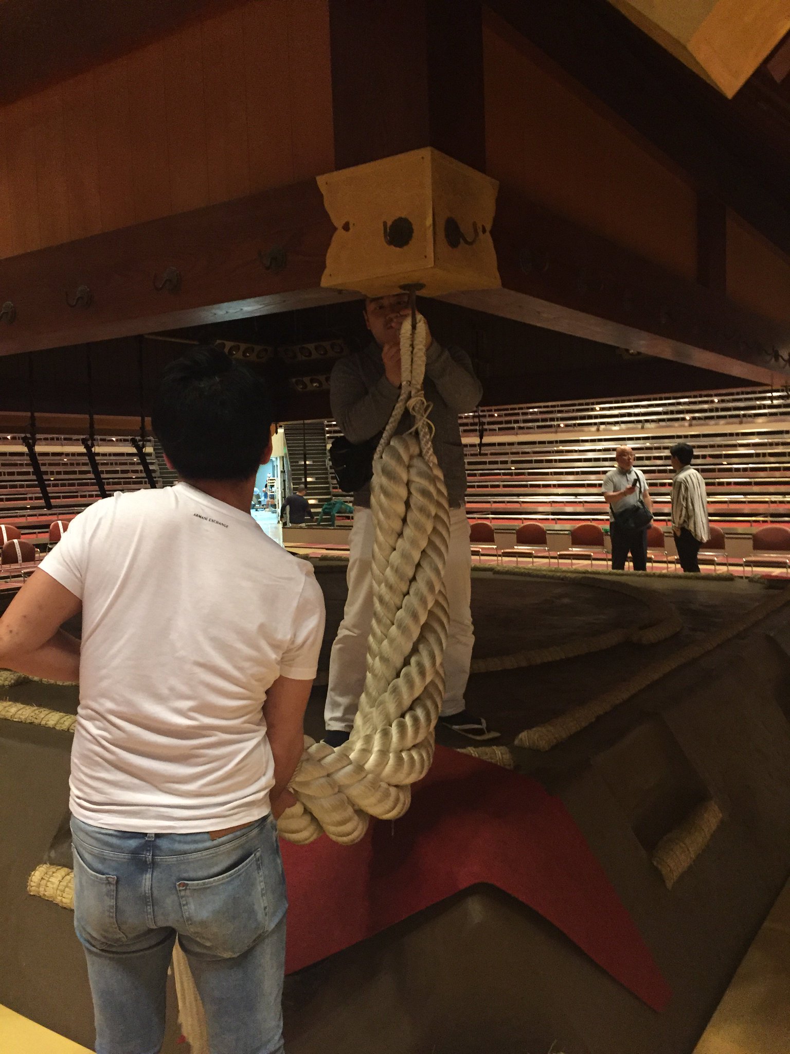 C_mSES1UIAE7D4Q.jpg:large