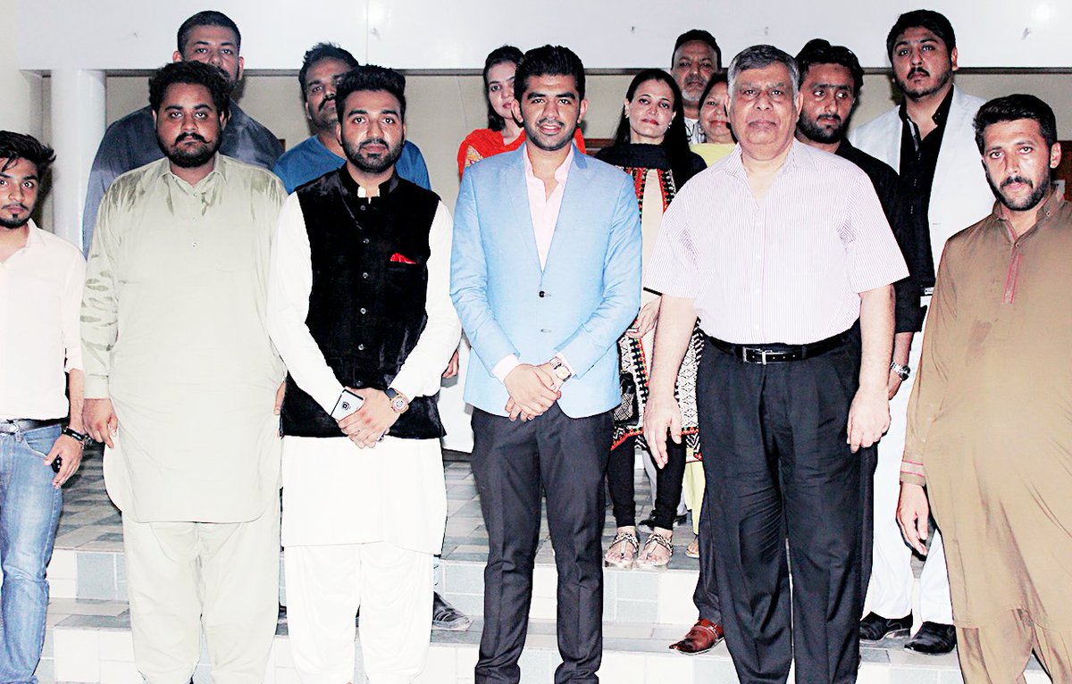 fahadali_butt's tweet photo. #11thMayPMLNDay 
Celebrating 4years of prosperity of PMLN by 
cake cutting with @RealAhsanZubair Sb
#PMLNDAY 
@MaryamNSharif 
@ZeshanMalick https://t.co/tBKhPUHagb