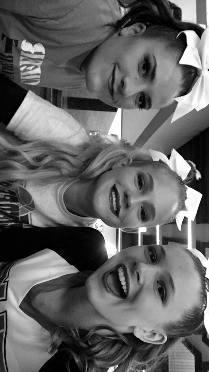 kylienewell7's tweet photo. HAPPY BIRTHDAY QUINCY !! love love love you💘‼️😍 @quincyymitchell https://t.co/nyLpzsR84G
