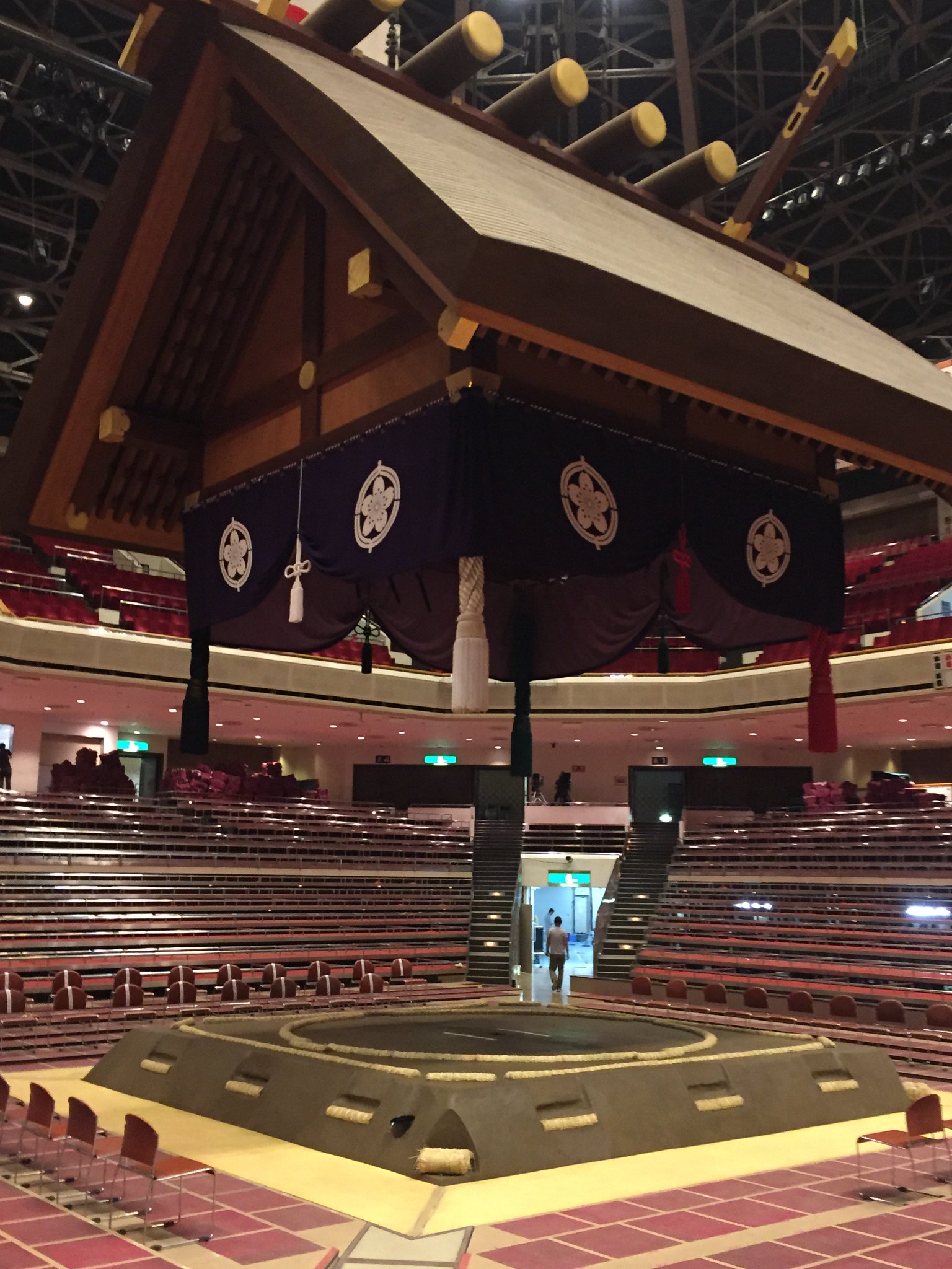 C_mTdu9UAAAJneu.jpg:large