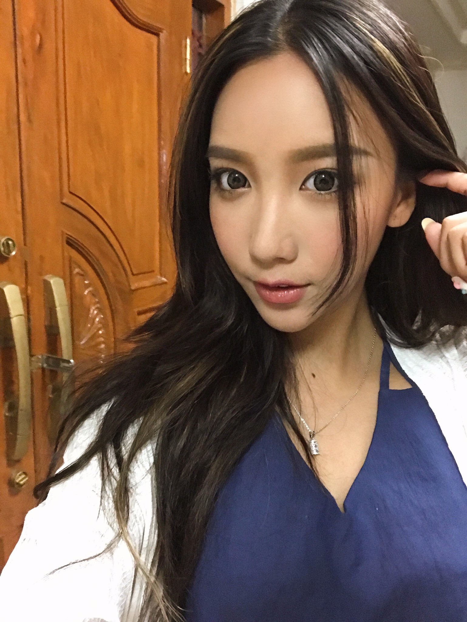 ざわちん on X: 肌が更に黒くなってフィリピン人ハーフ感増した。🇵🇭🇯🇵 t.cos1OIKJKIRY  X