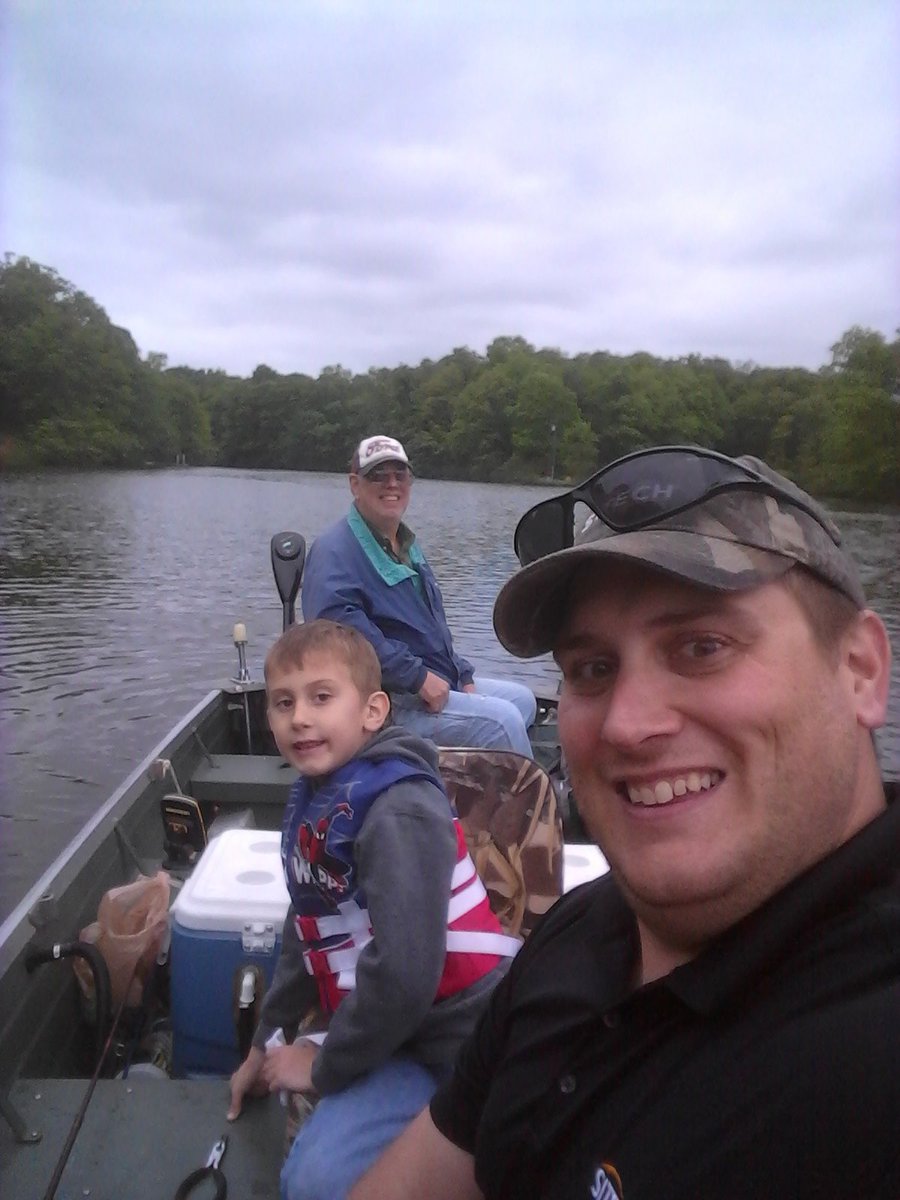 ChuckMcGhee's tweet photo. Chased some crappie tonight with my dad and Henry. Big fish of the night 13" white crappie https://t.co/FTATEshV3c